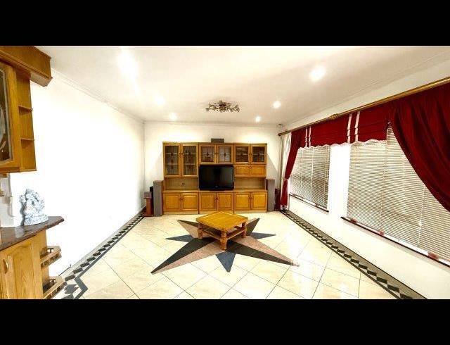 6 BEDROOM HOUSE FOR SALE IN MALVERN